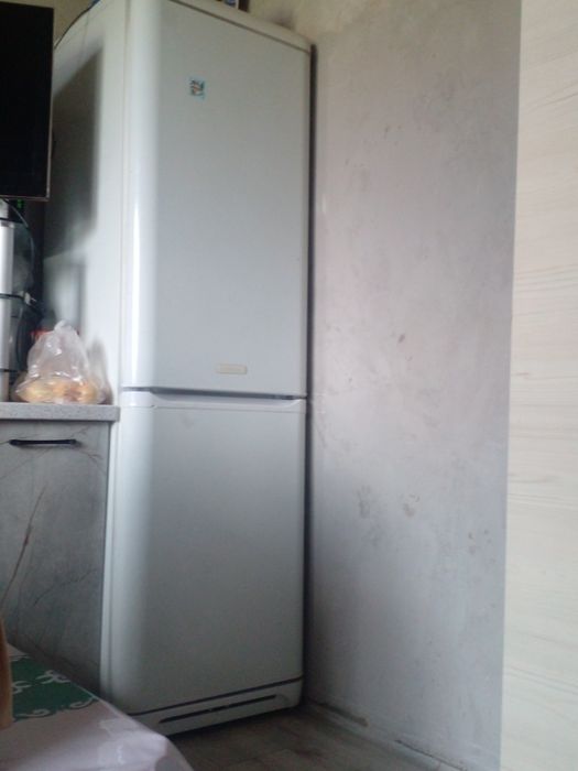 Холодильник продаётся