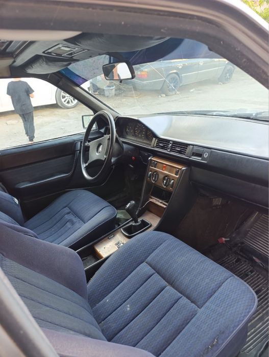 Mercedes Benz W124 E230