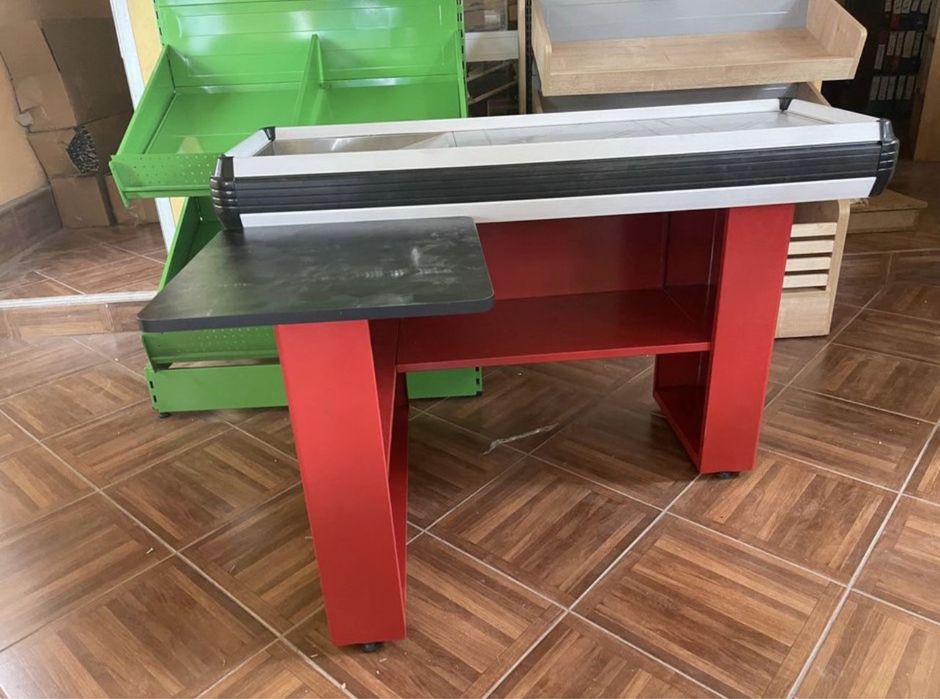 Rafturi pentru magazin