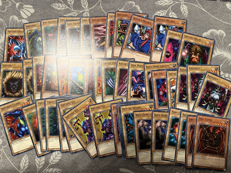 yu gi oh кутия + 250 common cards