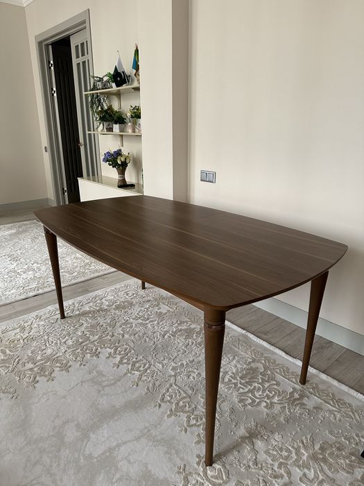 Гостиный стол