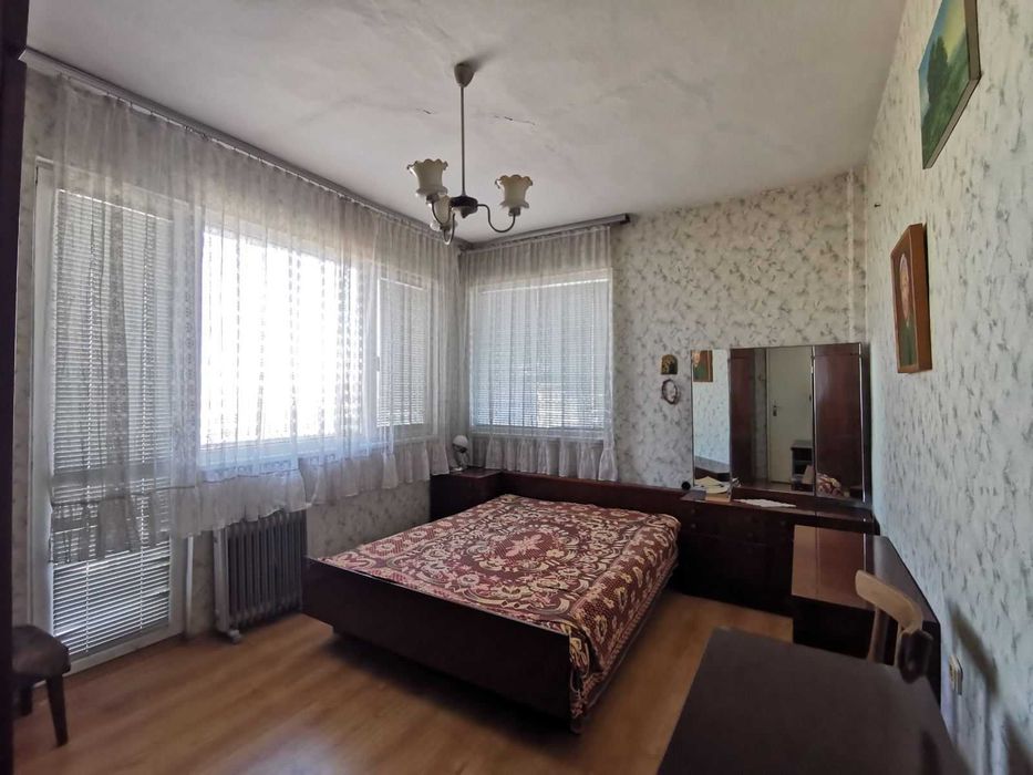 Продава се Тристаен апартамент в Русе, Широк център - 104 кв.м за 1058 €/кв.м - Снимка #3