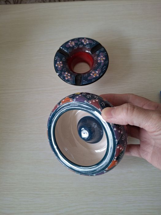 Керамическая пепельница