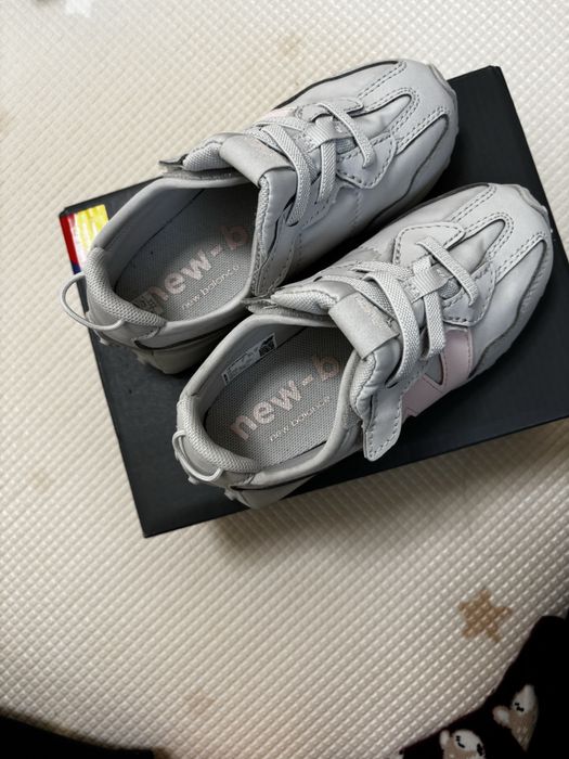 Детски обувки New Balance за момиче