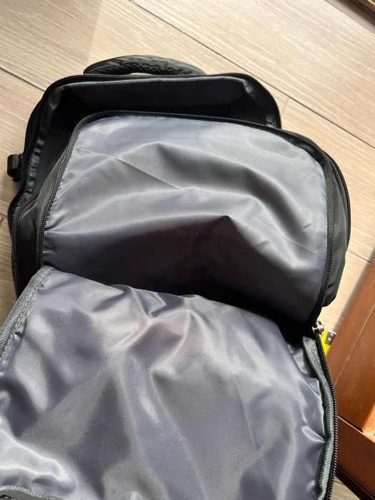 ЧИСТО НОВА Черна унисекс раница