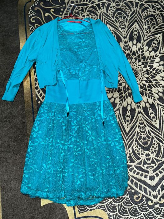 Пальто , платье в отличном состоянии