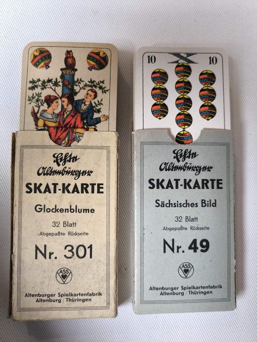 Продавам две тестета карти Altenburger Скат карти