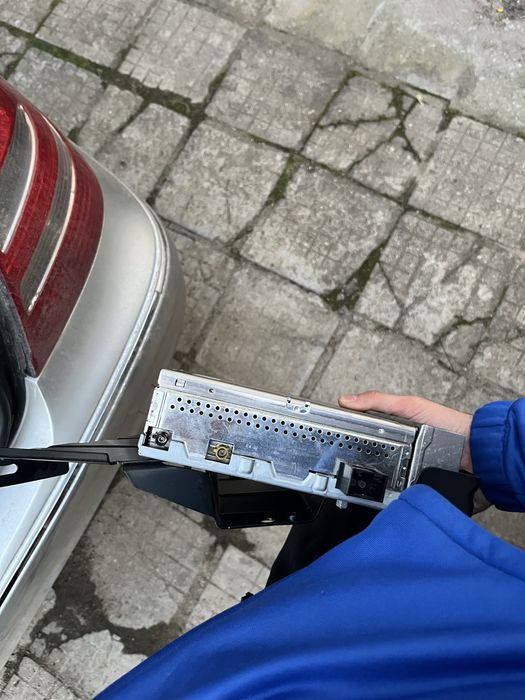 Усилвател w211 mercedes