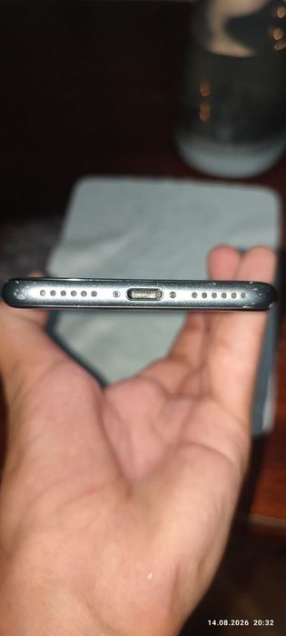 Iphone 8 sotiladi.