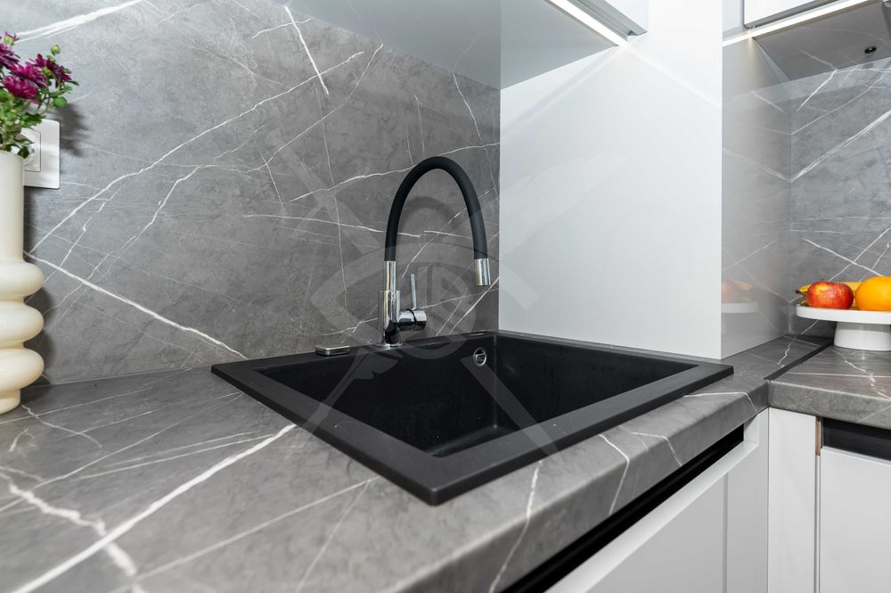 Продава се Двустаен апартамент в Пловдив, Център - 75 кв.м за 2294 €/кв.м - Снимка #3