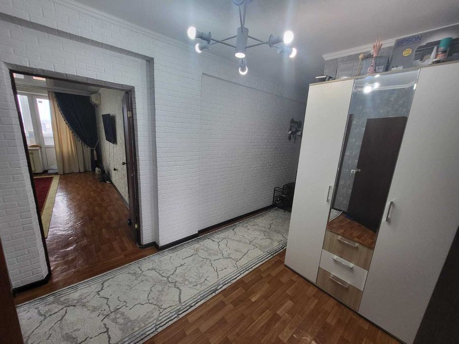 Продам 2 комн. квартиру в Уральске