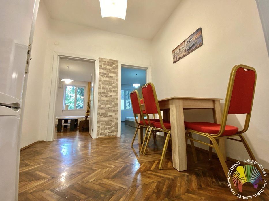 Дава се под наем Тристаен апартамент в Бургас, Център - 65 кв.м за 408 € - Снимка #3