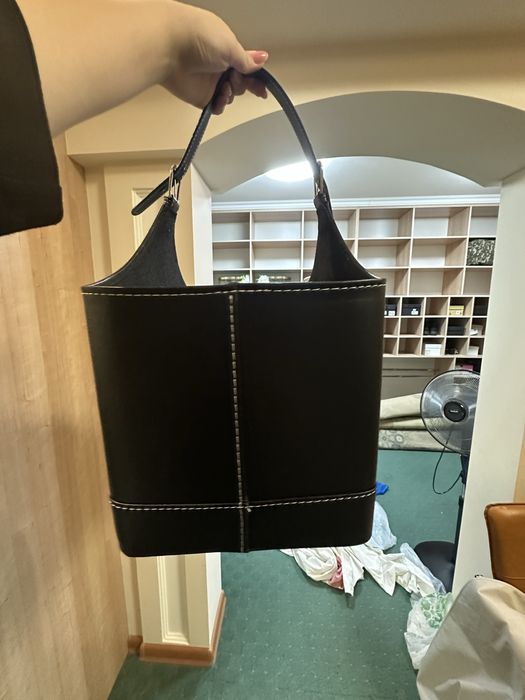 Черная сумка открытая