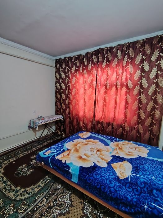 Shahar markazidan 4 xonali kvartira sotiladi.