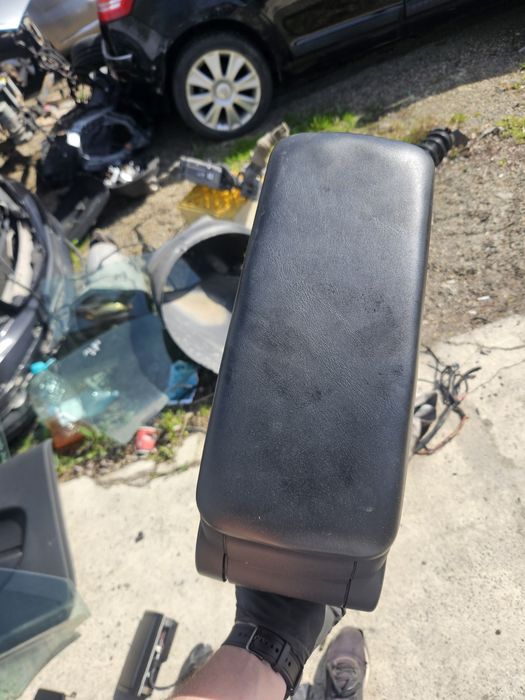 Cotiera Audi A1 se potriveste pe Golf 4