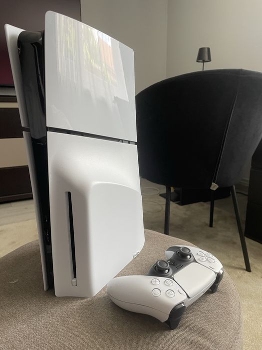 Play station 5 1TB