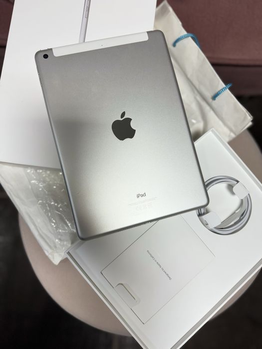 КРАЙНА ЦЕНА Apple iPad 9.7in 6th G WiFi + Cellular (128GB, Silver)