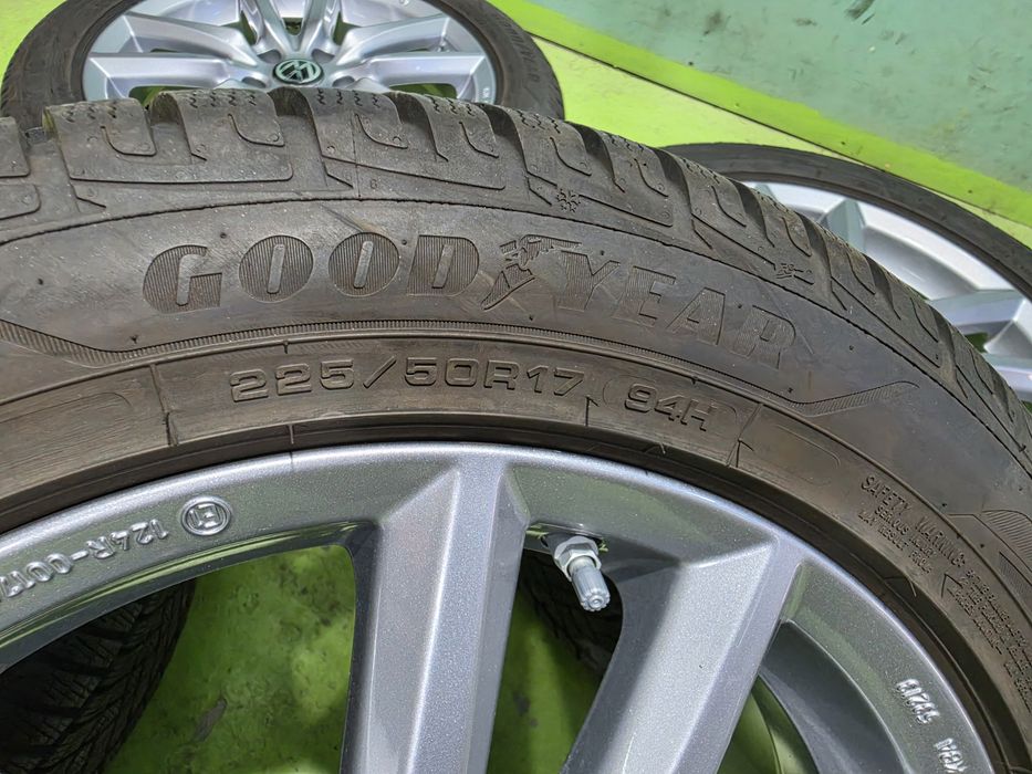 17 5x112 Vw Passat Touran Caddy Golf 5х112 зимен комплект джанти гуми 225/50/17 Goodyear