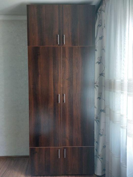 Шкаф высокий продам