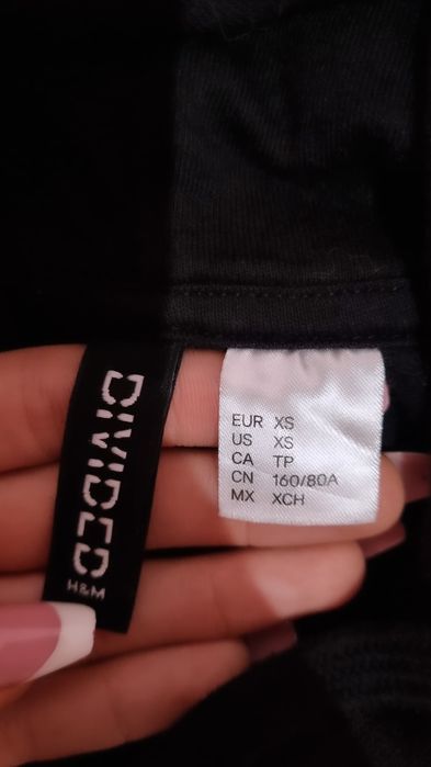 Необличана блузка от H&M- DIVIDED