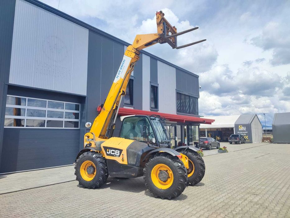 Incarcator frontal telescopic JCB 535-95