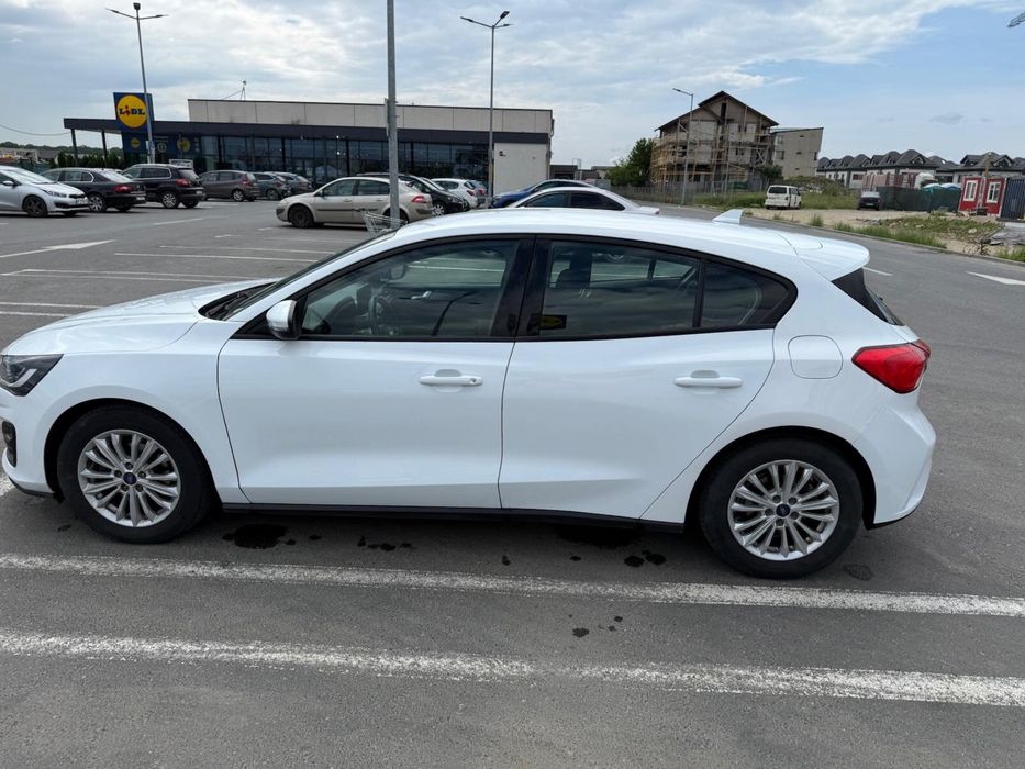 FORD Focus 2022 — imagine 5