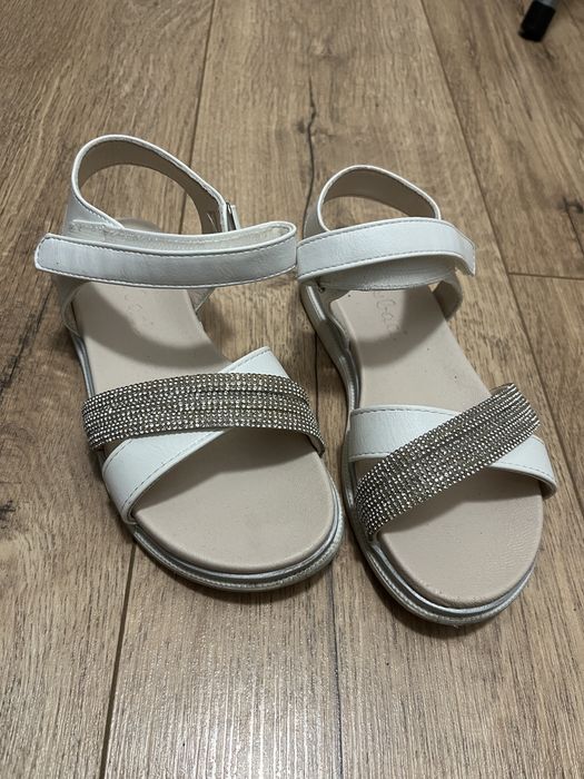 Sandale marimea 31