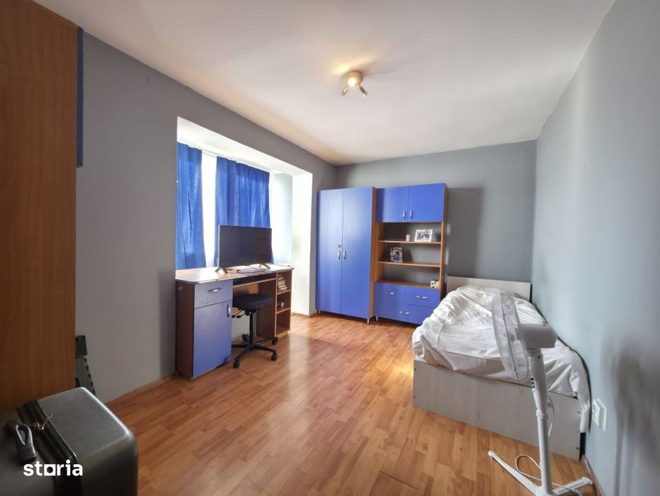 Apartament 3 camere, 50 mp, zona Sasar