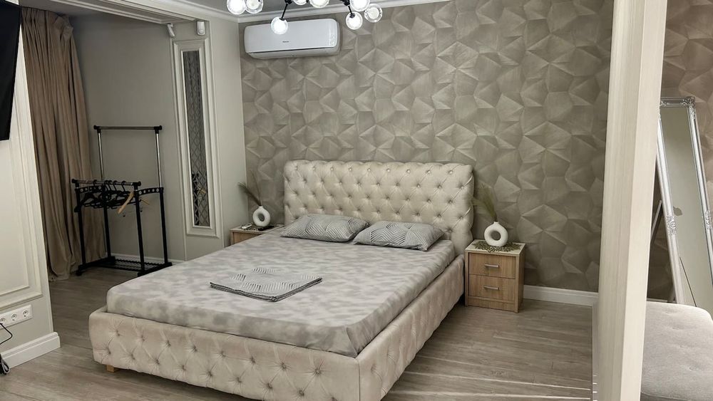 Отдава Под наем луксозен двустаен апартамент в Кръстова Вада