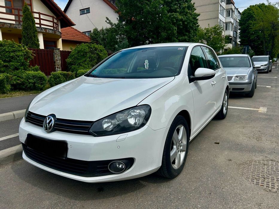 VOLKSWAGEN Golf 2012