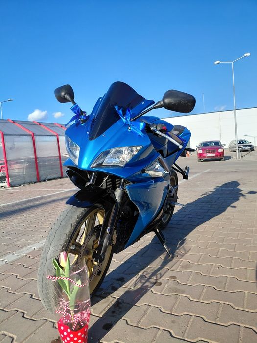 vând yamaha yzf r125