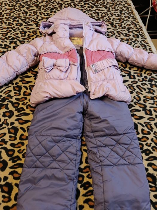 Продам зимние комбинезоны для девочки!