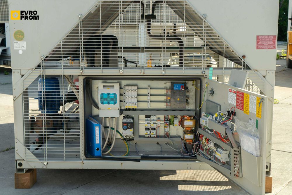 Chiller răcit cu aer McQUAY MCEnergy MONO 073.1 – 256 kW | chiller 200 kw pret | Modul hidraulic | Second hand
