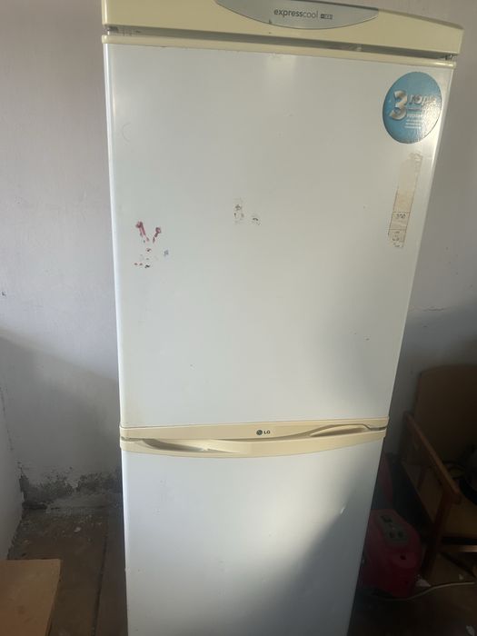 Продам холодильник