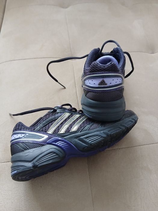 Маратонки adidas 38 номер