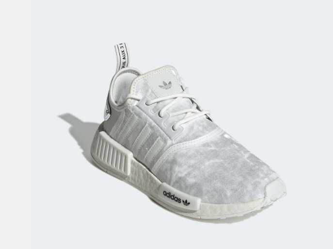 Оригинални дамски обувки ADIDAS NMD_R1 PARLEY EU40
