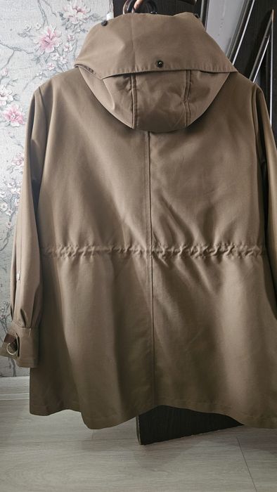 Продам куртку женскую