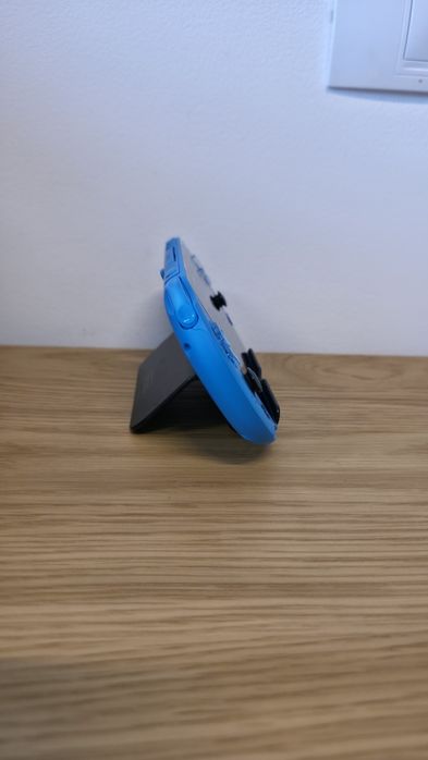 Playstation Vita 2000, Modat, 1500 jocuri, 10 in 1