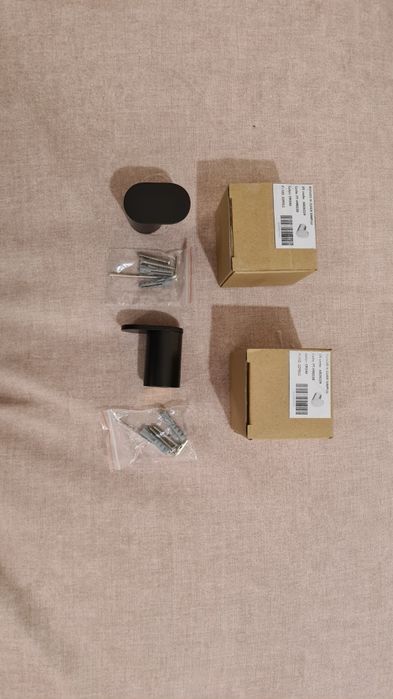 Cuier simplu negru mat