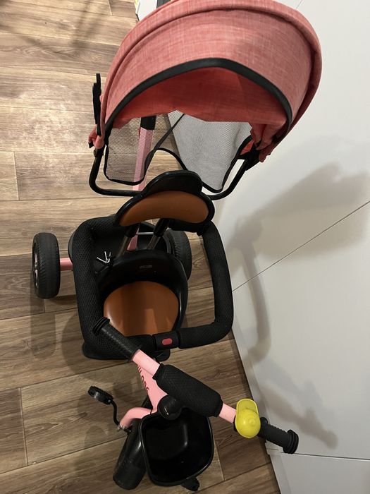 Детский велосипед с ручкой.