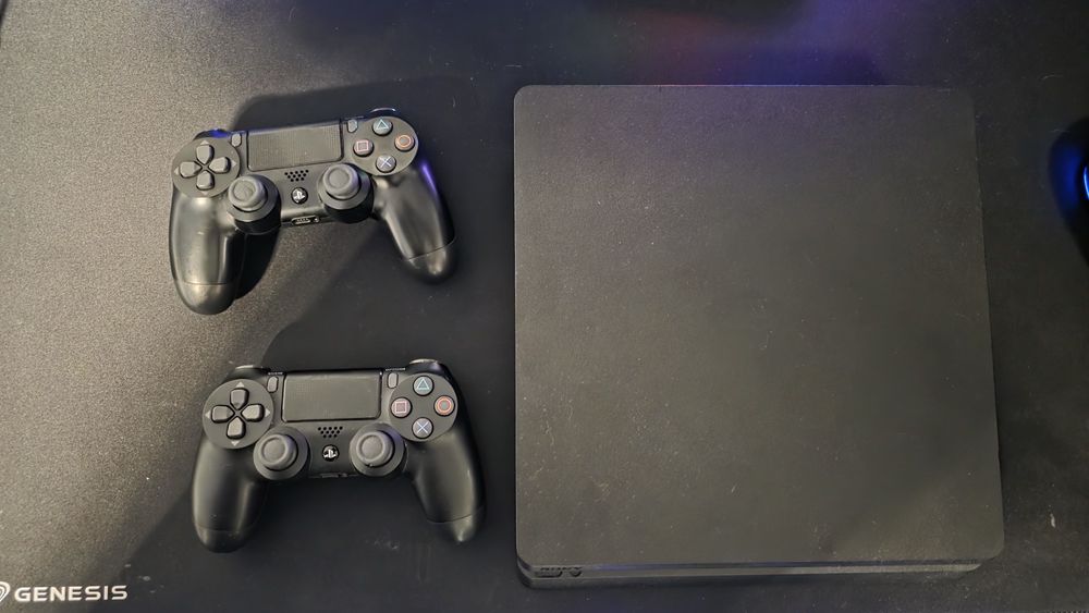Playatation 4 slim 1 TB
