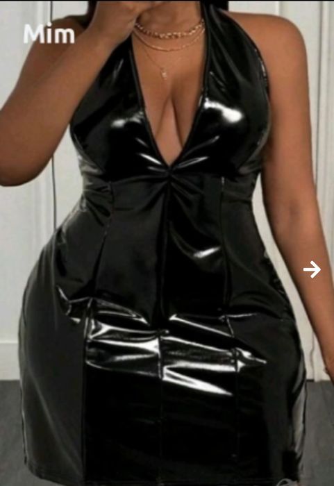 42 Черни лачени сандали на платформа с ток 16.5 и Черна лачена рокля