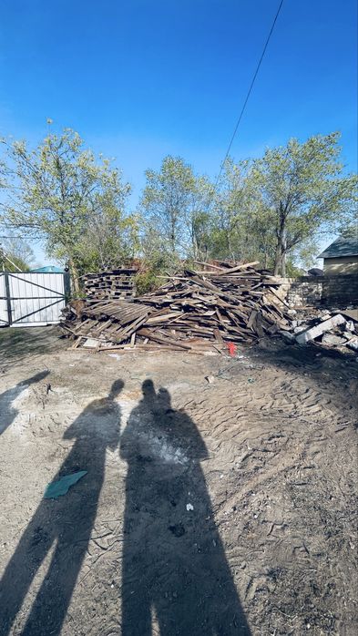 Отдам даром шифер и доски