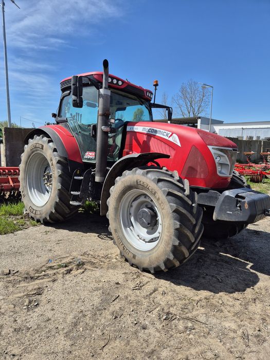 De vanzare tractor 200cp