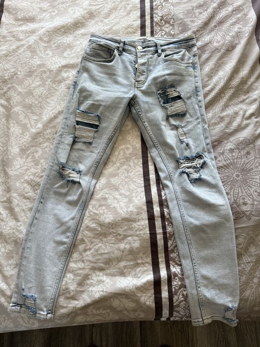 Накъсани мъжки дънки