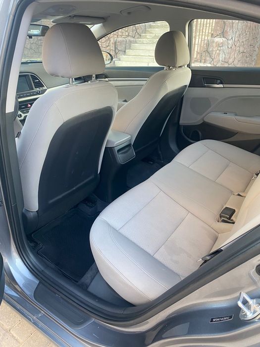 Hyundai Elantra продам