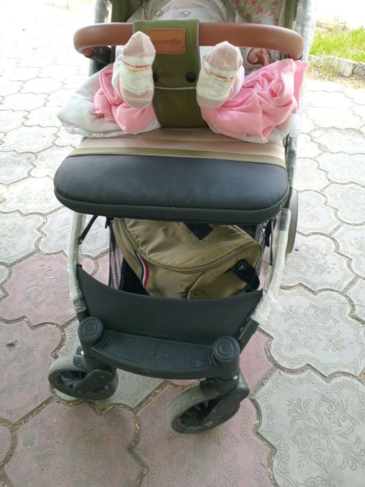 Продаётся коляска 3 в одном 1