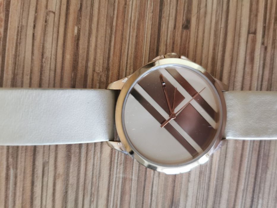 Дамски часовник Tommy Hilfiger
