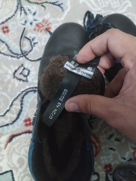 Продам спец. обувь зимние