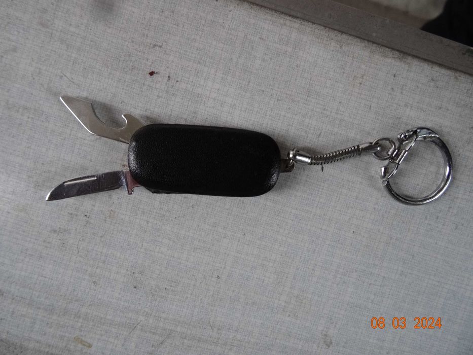 Cutit multifunctional-Breloc
